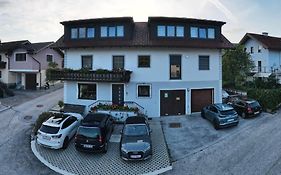 Gästehaus&Vinothek Strasser